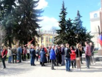 День рождения В. И. Ленина в Ярославле (фоторепортаж)