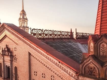 Выставка современного искусства в центре города