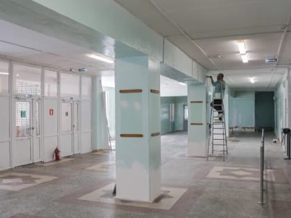 В школе №5 ремонтируют фойе