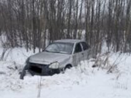 Водителя не нашли: в Ярославской области обнаружен автомобиль, попавший в ДТП