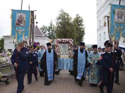 В ТОЛГСКОЙ ОБИТЕЛИ ТОРЖЕСТВЕННО ВСТРЕТИЛИ СПИСОК ТОЛГСКОЙ ИКОНЫ БОЖИЕЙ МАТЕРИ