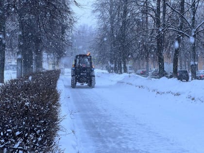 В Ярославле продолжают устранять последствия непогоды