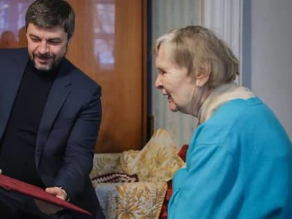 Глава Рыбинска поздравил со 100-летием ветерана