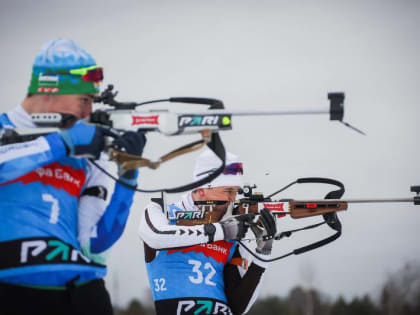 Даниил Серохвостов и Кристина Резцова победили в спринте Кубка России по биатлону