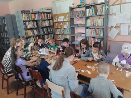 В Никольской библиотеке прошёл мастер-класс «Школьный колокольчик»