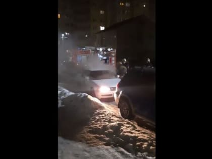 В Ярославле вспыхнула иномарка