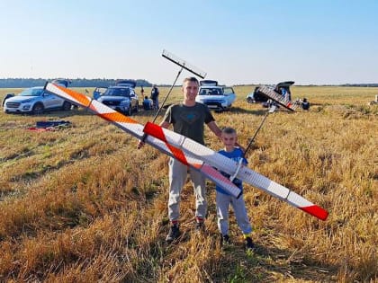 Семейный тандем: Осипковы на всероссийских соревнованиях по авиамоделизму