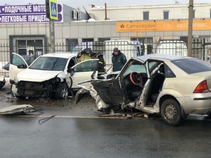 «Водитель погиб»: в Ярославле шестеро человек пострадали в ДТП