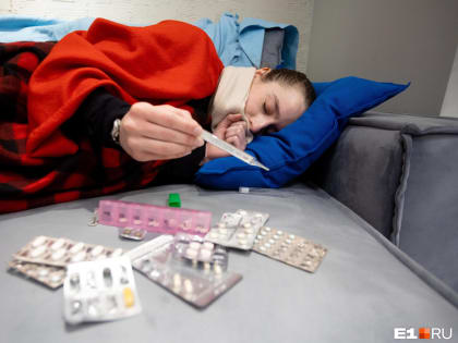 «Могут сломаться ребра и вывалиться прямая кишка»: что за болезнь вернулась к россиянам и как ее отличить от простуды