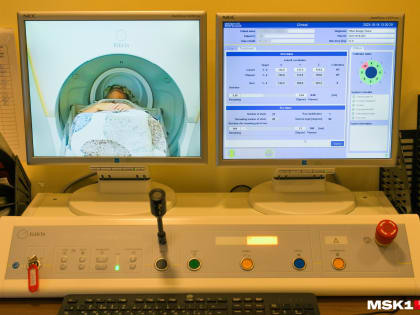 «Плачут и спрашивают: "Как мы без вас?"» Репортаж из уникальной закрывшейся клиники, где россиянам бесплатно лечили рак мозга