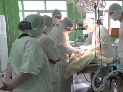 Медики из Ярославля и Санкт-Петербурга провели уникальную операцию 14-летней девочке