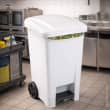 Poubelle mobile plastique à pédale 60L blanc Rossignol photo du produit side S