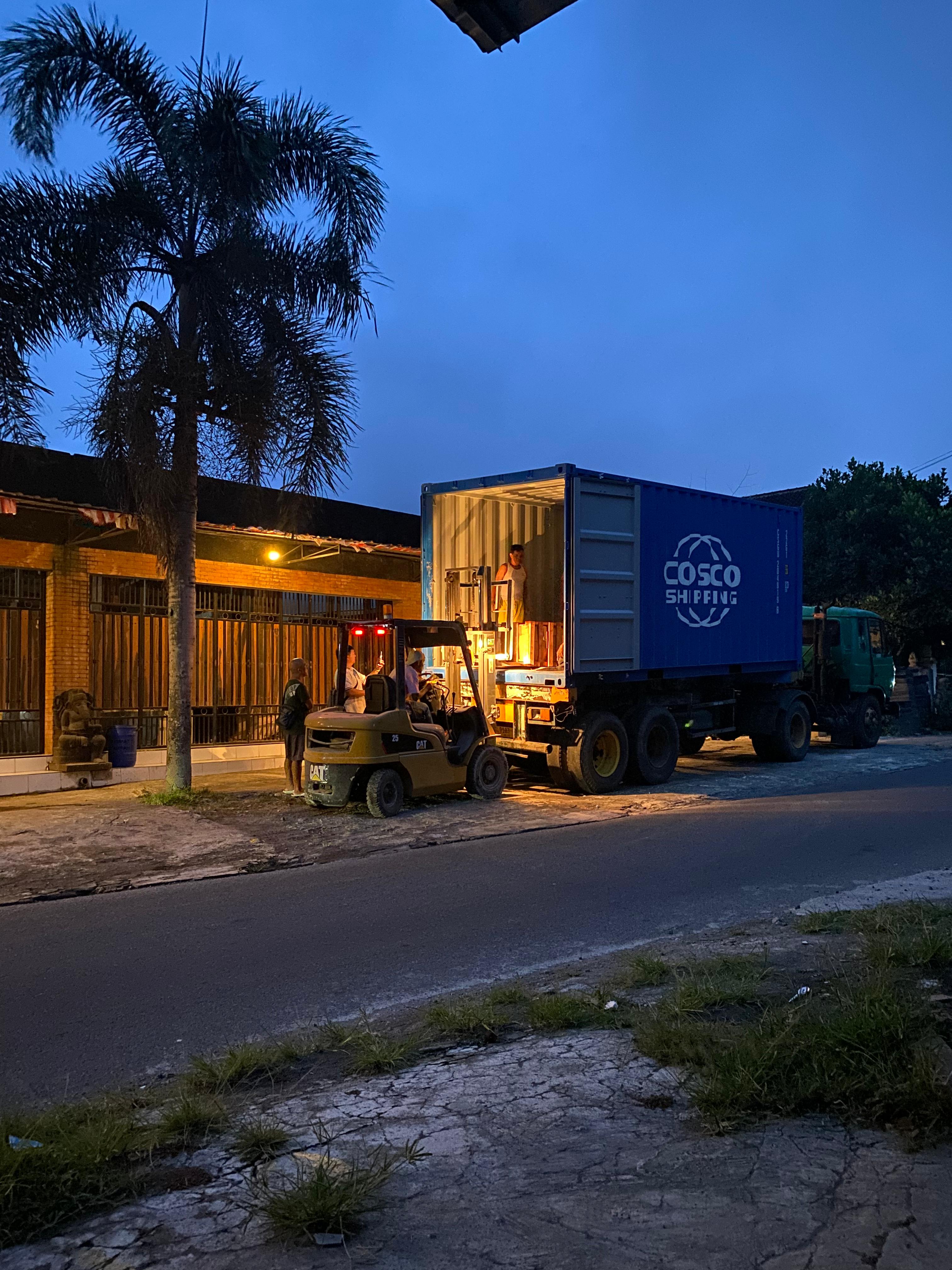 Pengiriman barang Magelang -> Malaysia