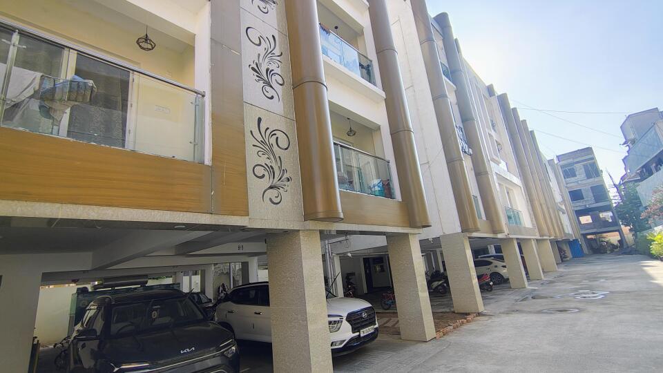 Oblong Polaris, Mogappair East – view 3