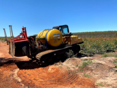 Morooka / FMCopling spraying forestry tractor