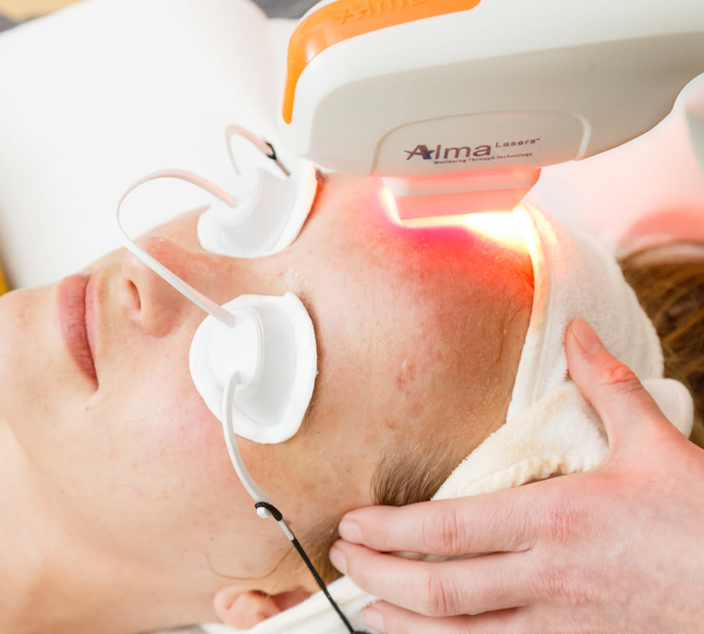 infrared light for skin tightening