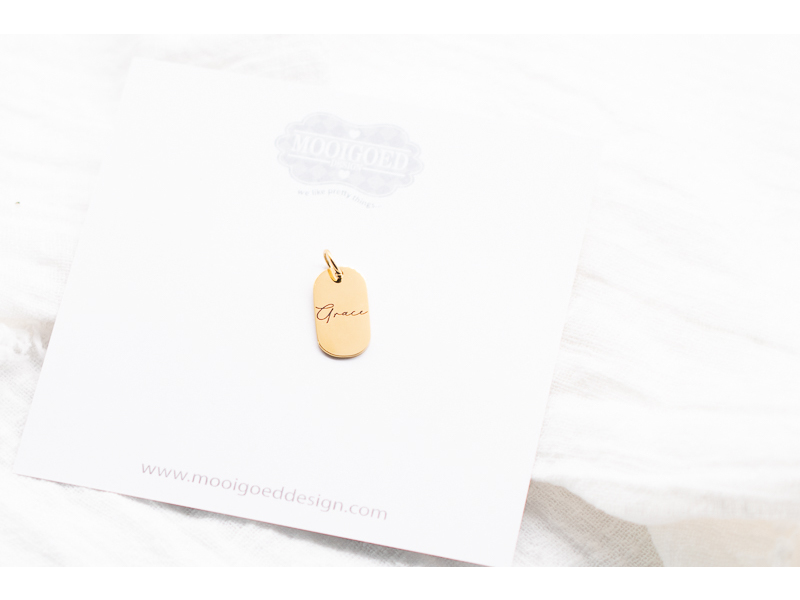 Engraved Pendant Oval Gold