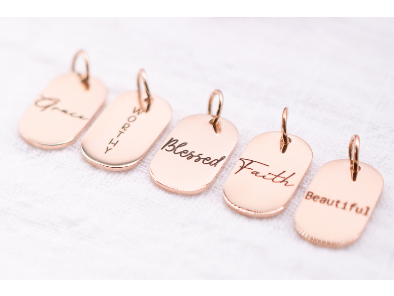 Engraved Pendant Oval Rosegold