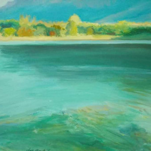 Fresh water reflections witsh mountain