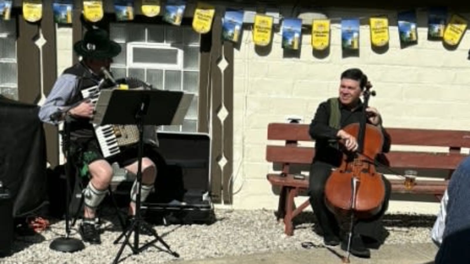 Mike Beck on accordion and Dan Hild on cello in the Menger Biergarten