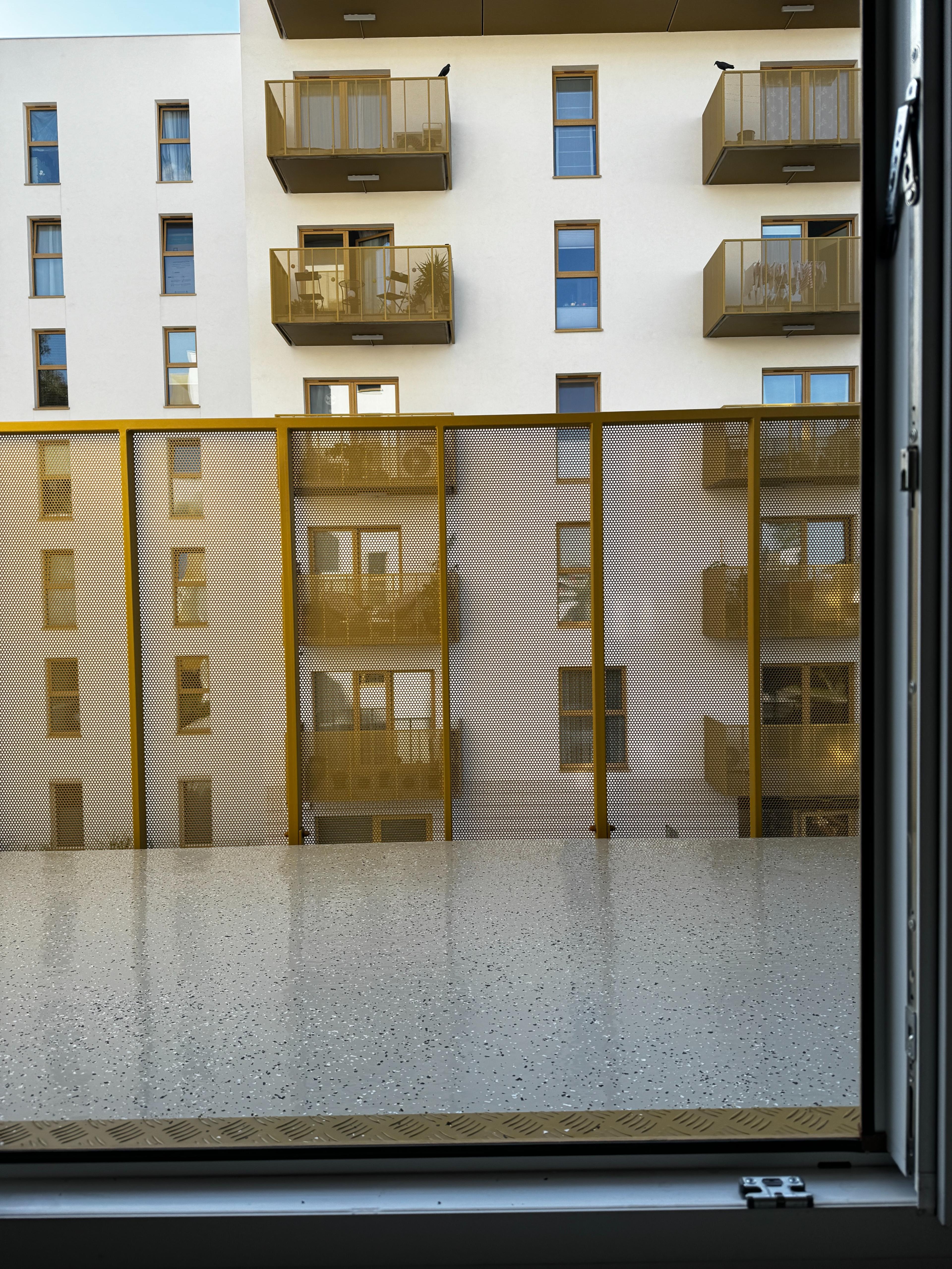 Posadzka żywiczna na balkony w Krakowie – trwałość i estetyka