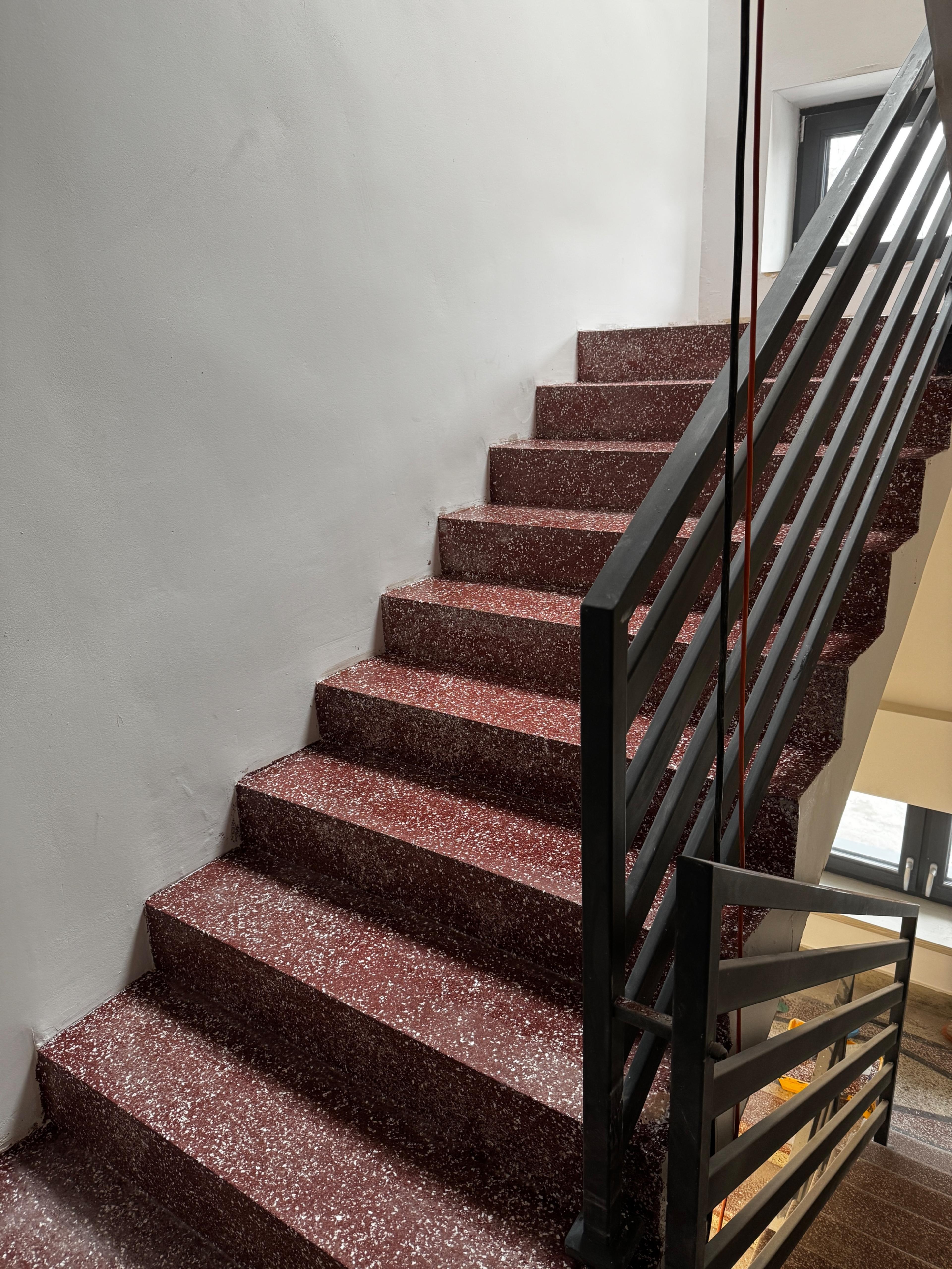 Schody żywiczne epoksydowe w Krakowie - trwałość i styl