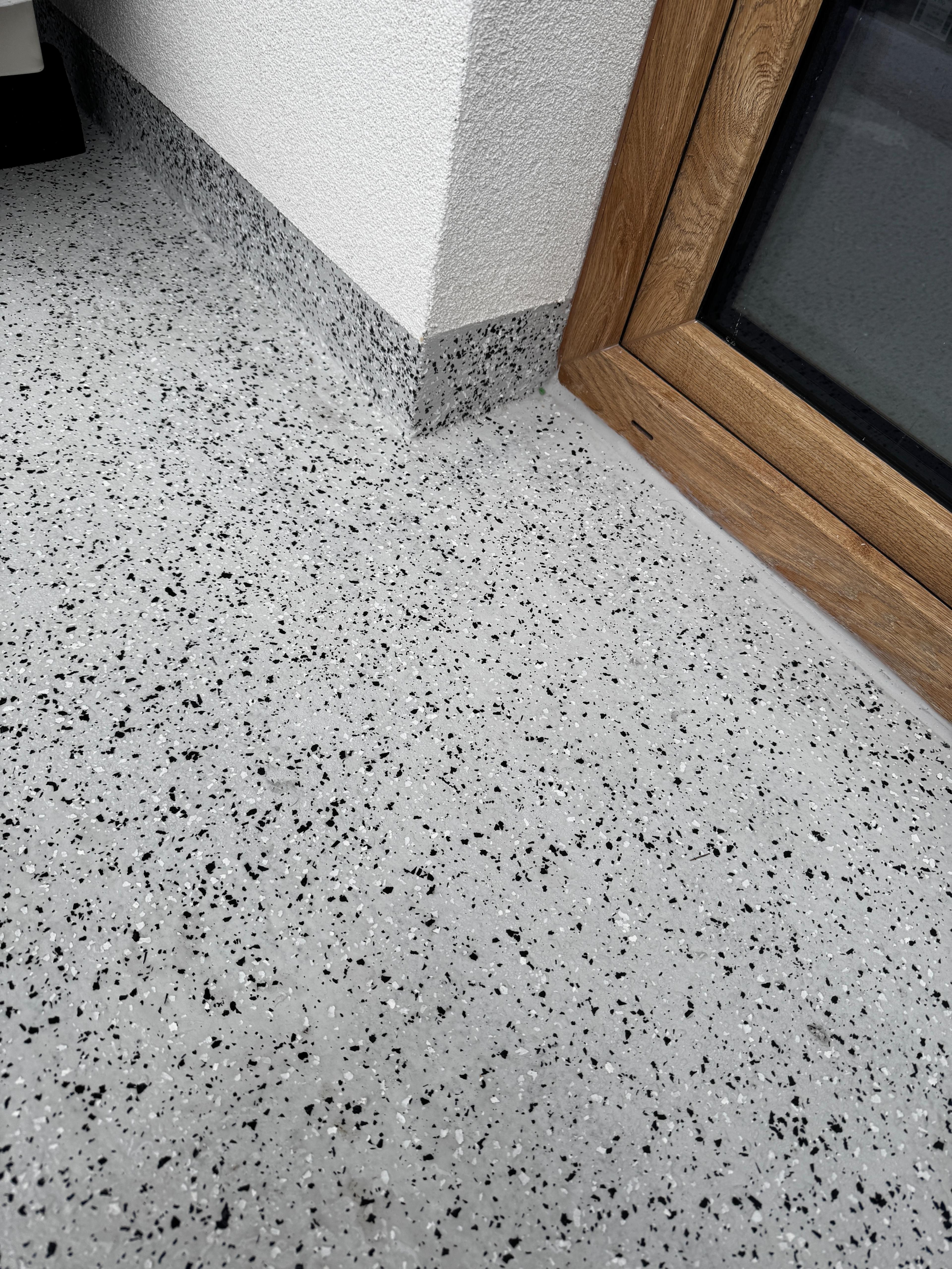 Posadzki żywiczne na balkony w Krakowie 