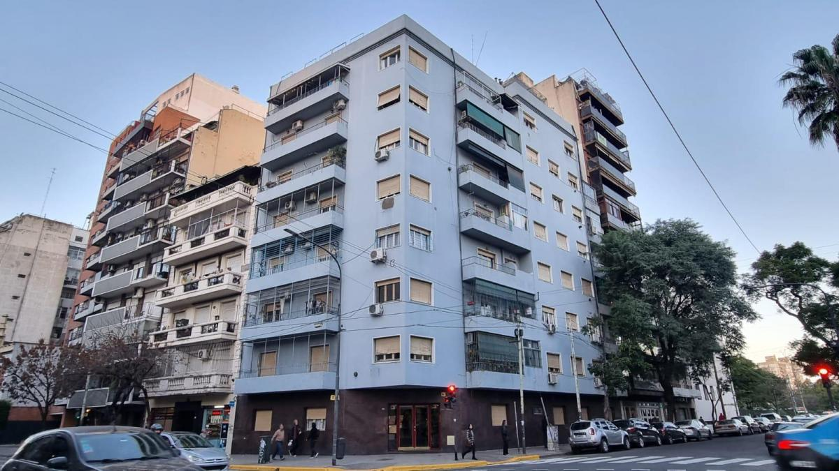 Departamento luminoso con balcones y fácil acceso al subte
