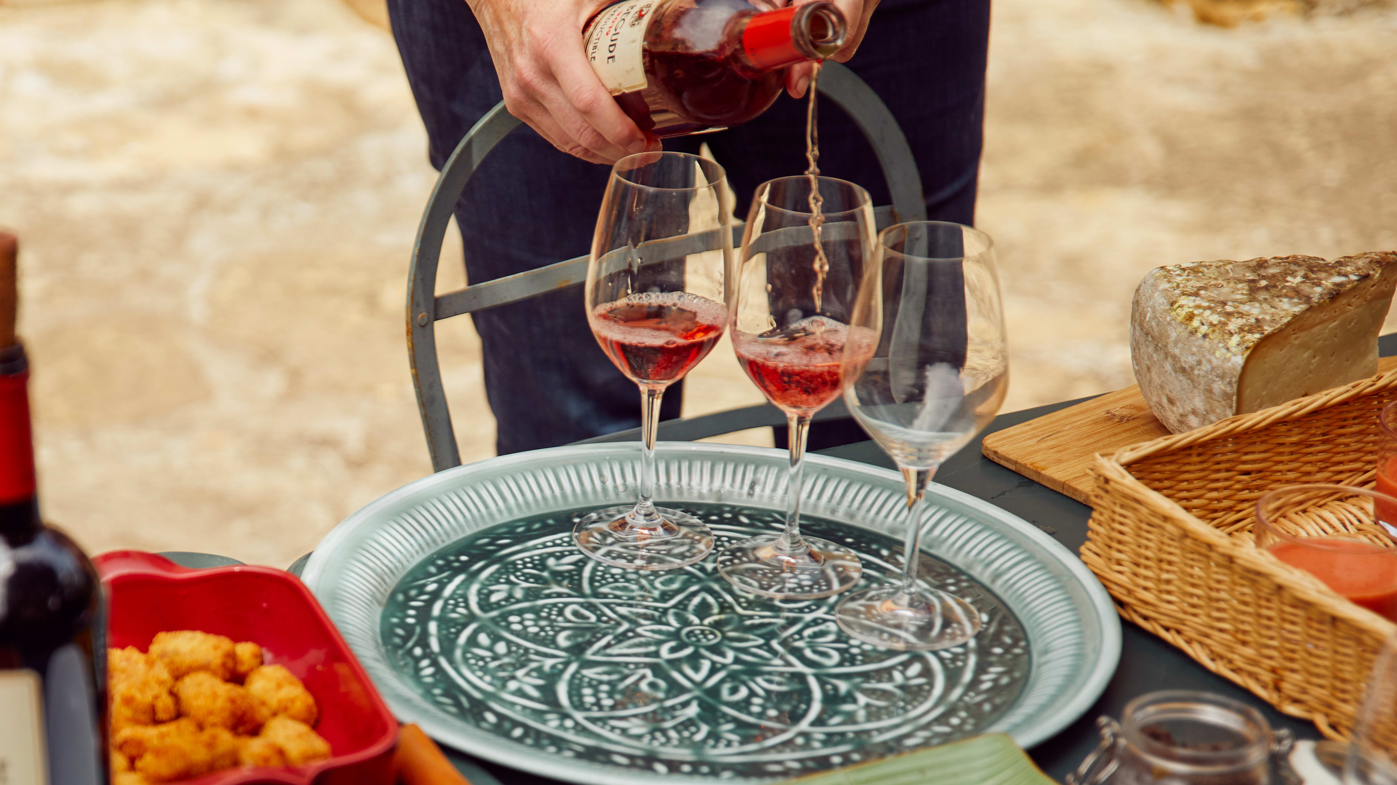 How to Master the Skill of Pouring Wine
