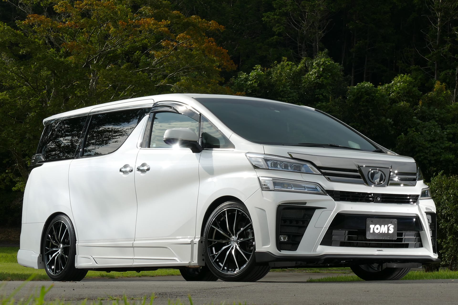 Toyota Vellfire AYH30 available to import to Australia