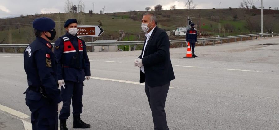 Belediye Başkanımız Ahmet Demir’den ilçe sınırında uygulama yapan jandarma ekiplerine ziyaret