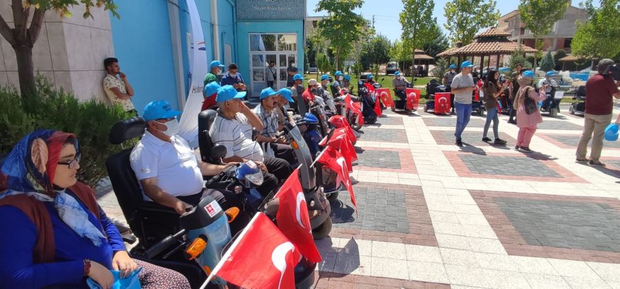 Güneysınır’da engelli vatandaşlarımıza akülü araç dağıtımı