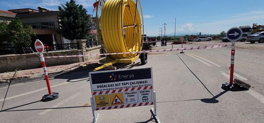 Güneysınır’da doğal gaz altyapısını genişletme çalışmaları başladı.