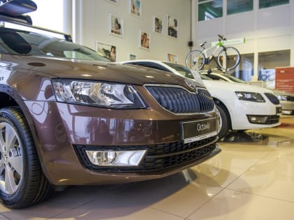 За 2022 год в России продажи автомобилей сократилось в два раза