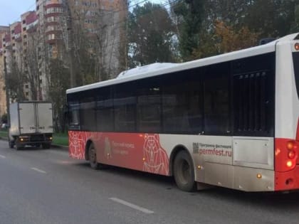 В Перми в ДТП с автобусом пострадали ребенок и пенсионерка