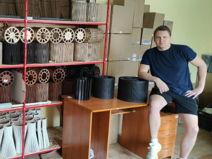 Житель Кунгурского округа на средства соцконтракта открыл производство светильников