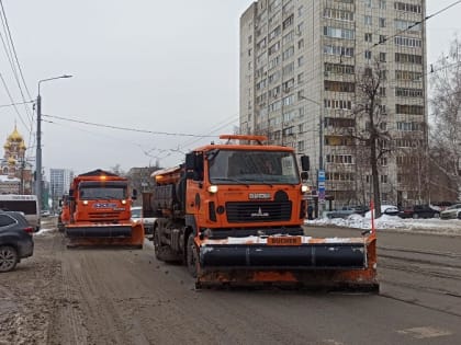 На уборку центральных улиц Перми выходит 22 бригады ежедневно