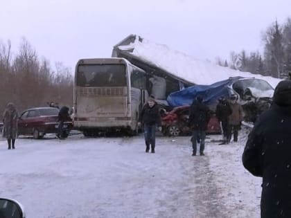 Стали известны подробности крупного ДТП под Краснокамском