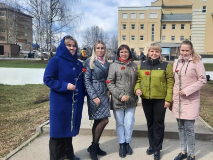 C  великим праздником — Днем Победы!