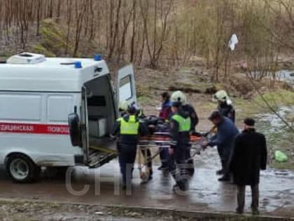 В Перми со Средней дамбы упал мужчина