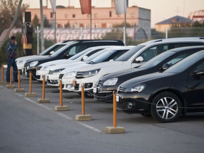 Компания занимает четвёртое место среди дилеров новых автомобилей в городе