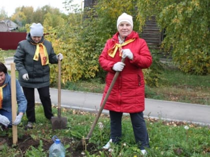 Справедливороссы помогают в благоустройстве села Елово