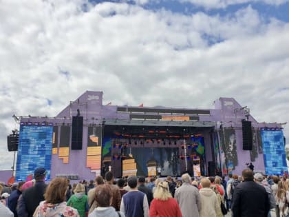 ​Хедлайнерами закрытия фестиваля «Город встреч» в Перми станут Лев Лещенко и группа «Ленинград»