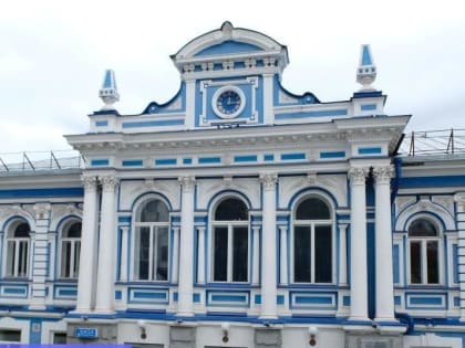Мэрия Перми требует от ТЮЗа за закрытую на время строительства парковку 600 тысяч рублей