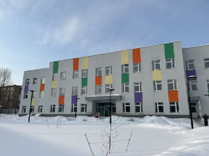 В новой поликлинике в Кировском районе начали установку оборудования