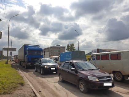 В образовании многокилометровой пробки на Героев Хасана обвинили «Пермблагоустройство»