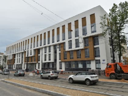 Строительство поликлиники на улице Ленина находится в финальной стадии