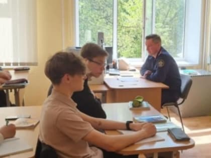 В городе Чайковский руководитель территориального следственного отдела рассказал подросткам о профессии и профилактике преступлений