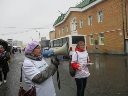 На Центральном рынке Перми работал мобильный прививочный комплекс