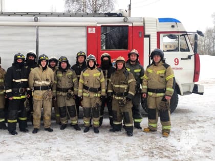 В Березниках пожарные спасли семью из горящей квартиры